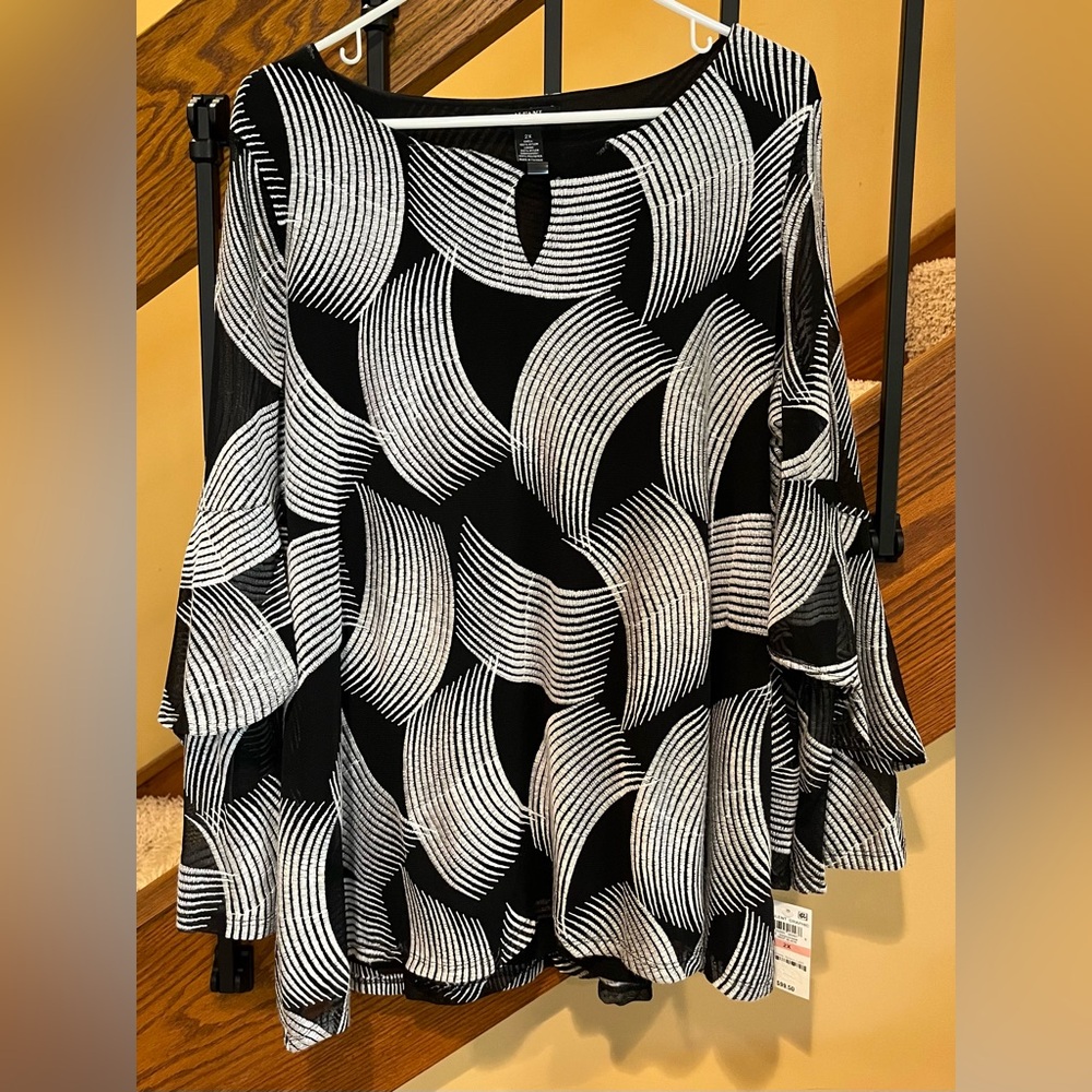Alfani Women Blouse Long Sleeve opulent graphic Black & White SZ. 2X  NWT